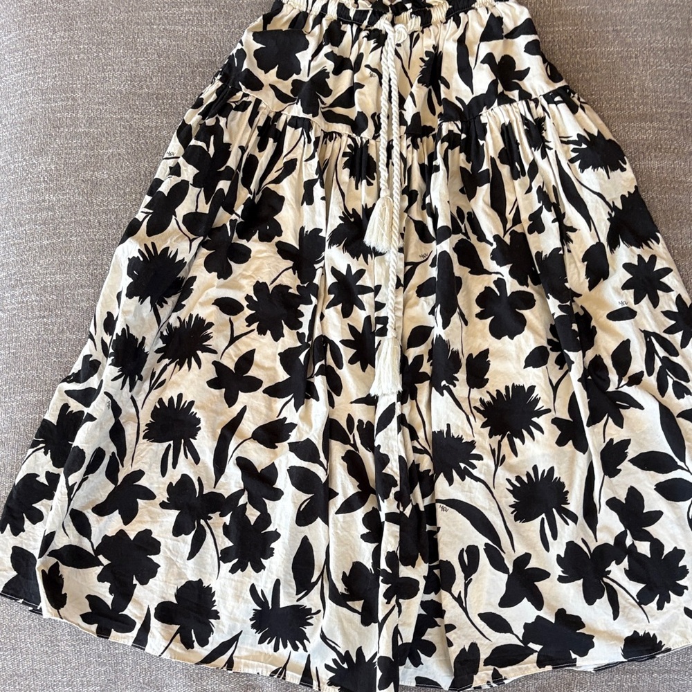 MOON RIVER Tier Boutique Tassel Midi Boho Black Floral Skirt Size Small